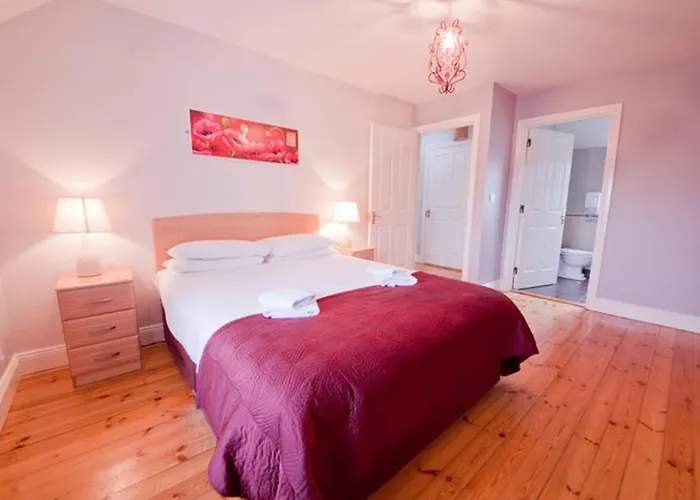 Upton Court & Holiday Cottages Kilmuckridge (Wexford)